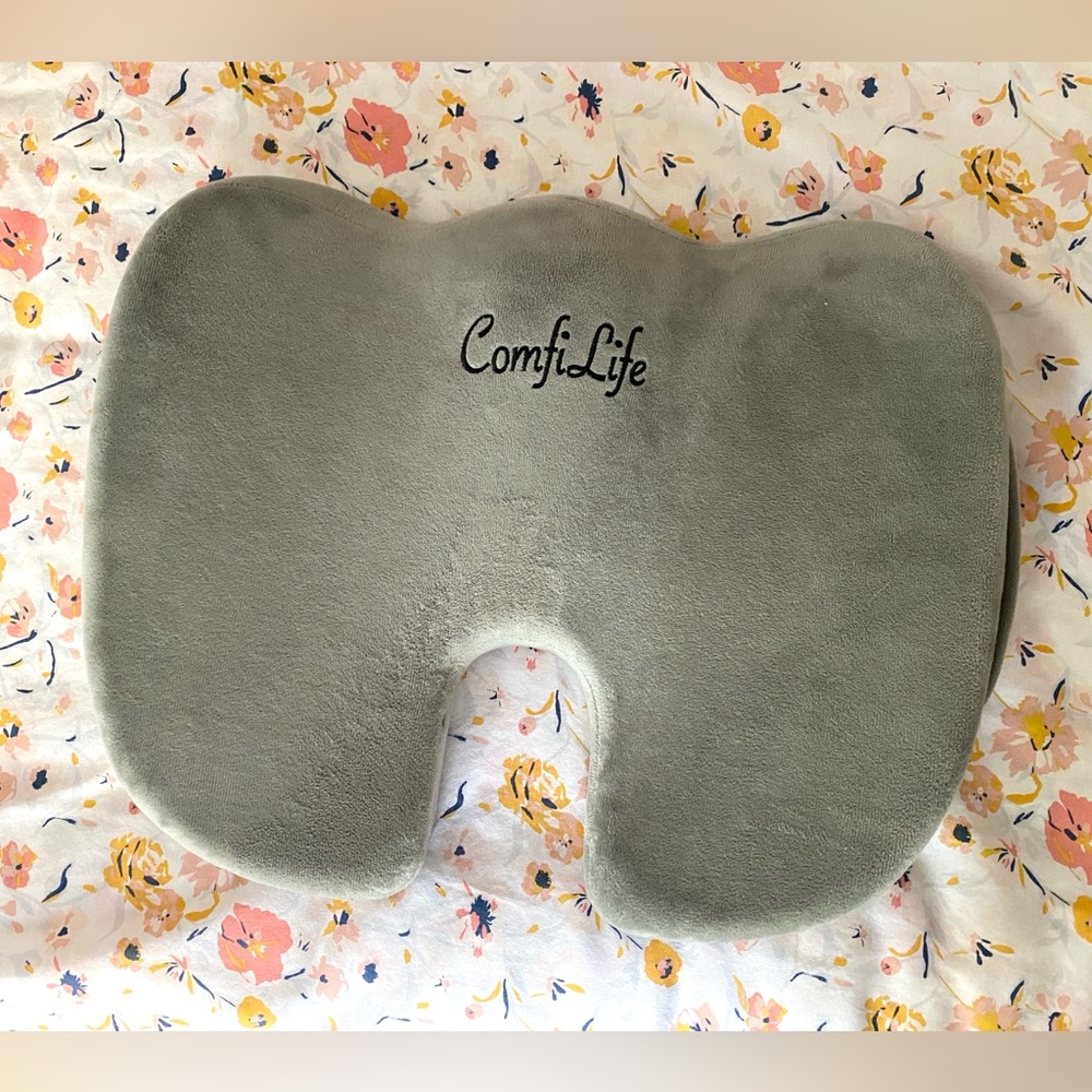 Gray Ergonomic Seat Cushion